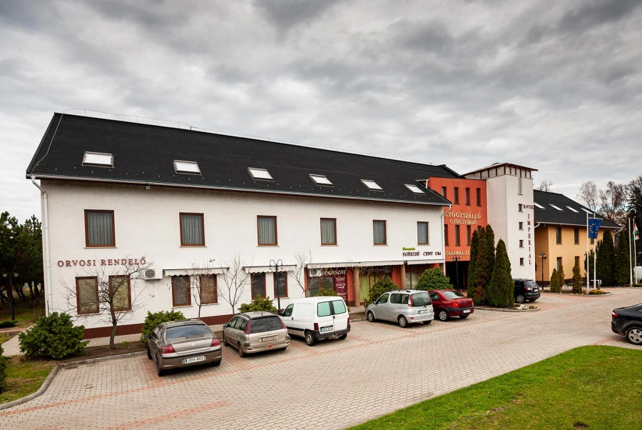 Hotel Imperial Gyógyszálló - image description