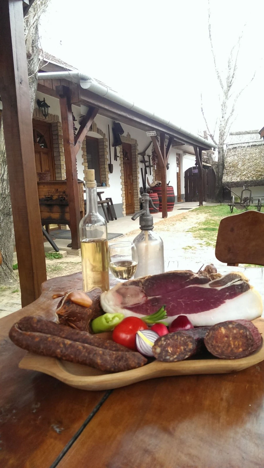 Aranyegyháza kincsei – Füstölt mangalica disznótoros étkek - image description