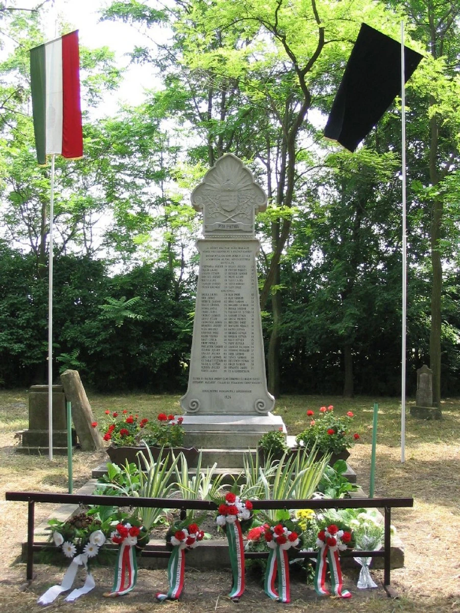 Dunapataj 1919-es hőseinek vértanúsága, és emlékművük - image description