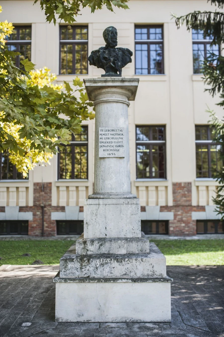 A dunapataji Kossuth-szobor - image description