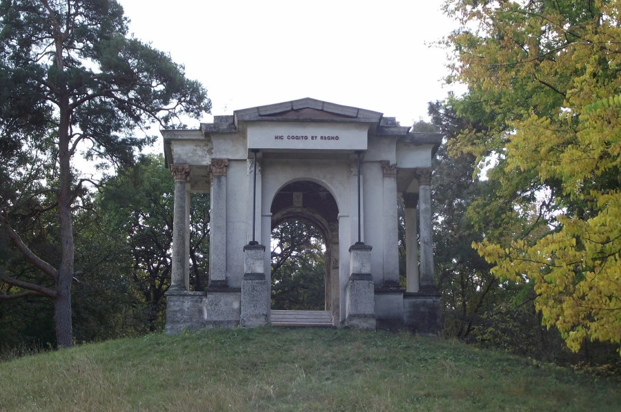 Tompai Szent Anna Templom, Rédl kastély és park - image description