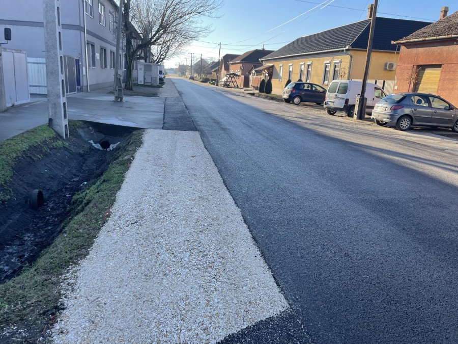  A Széchenyi utca Dózsa György út és Kossuth Lajos utca közötti szakaszának felújítása Lajosmizsén - fotódokumentáció - image description