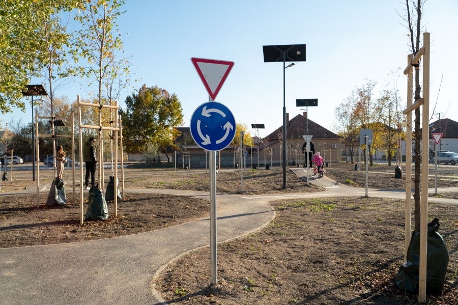 A Vasas pálya újjászületik Félegyházán - fotódokumentáció - image description