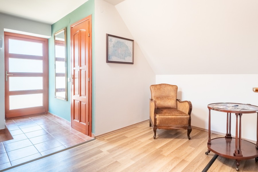 Jó Szomszéd Pince - image description