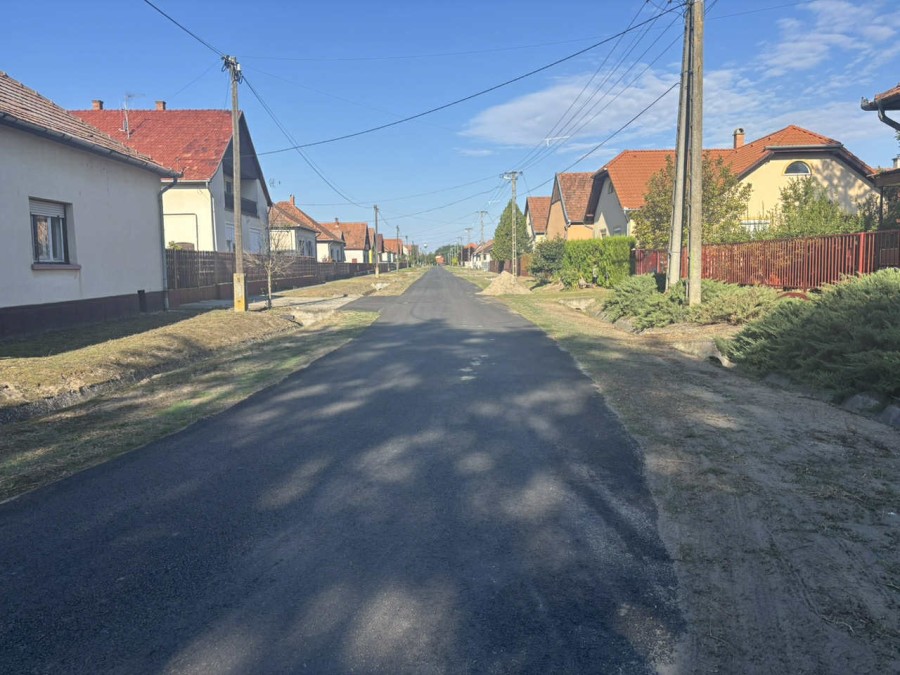 Belterületi útfejlesztés Csólyospálos községben - fotódokumentáció - image description
