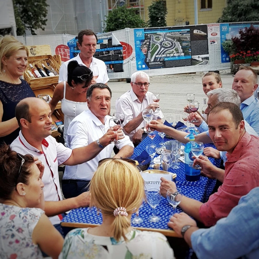 Vármegye-marketing - image description