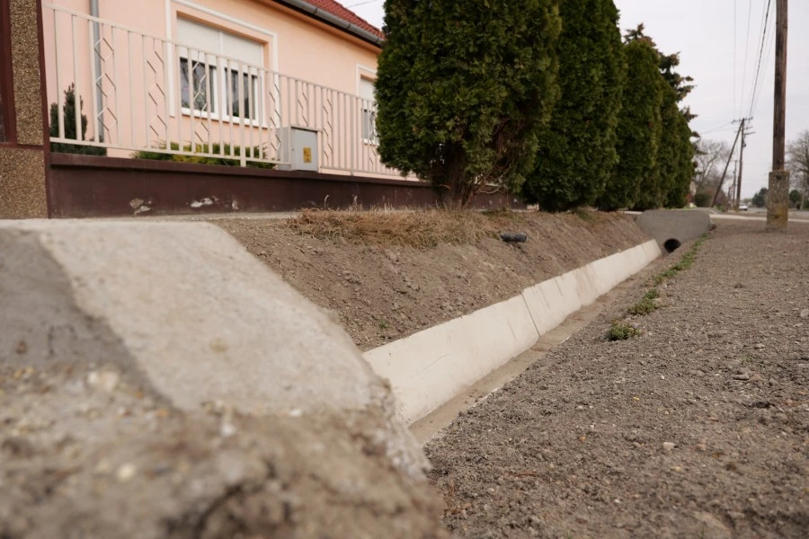 Csapadékvíz elvezető rendszer fejlesztése Dunatetétlen Község területén - image description
