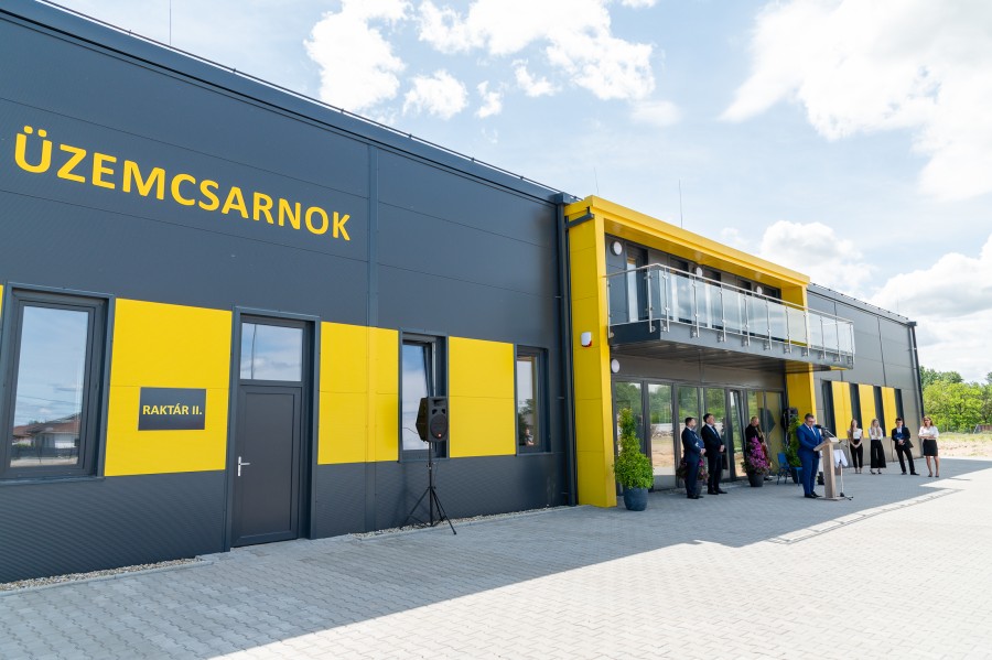 Ballószög ipari csarnok - image description