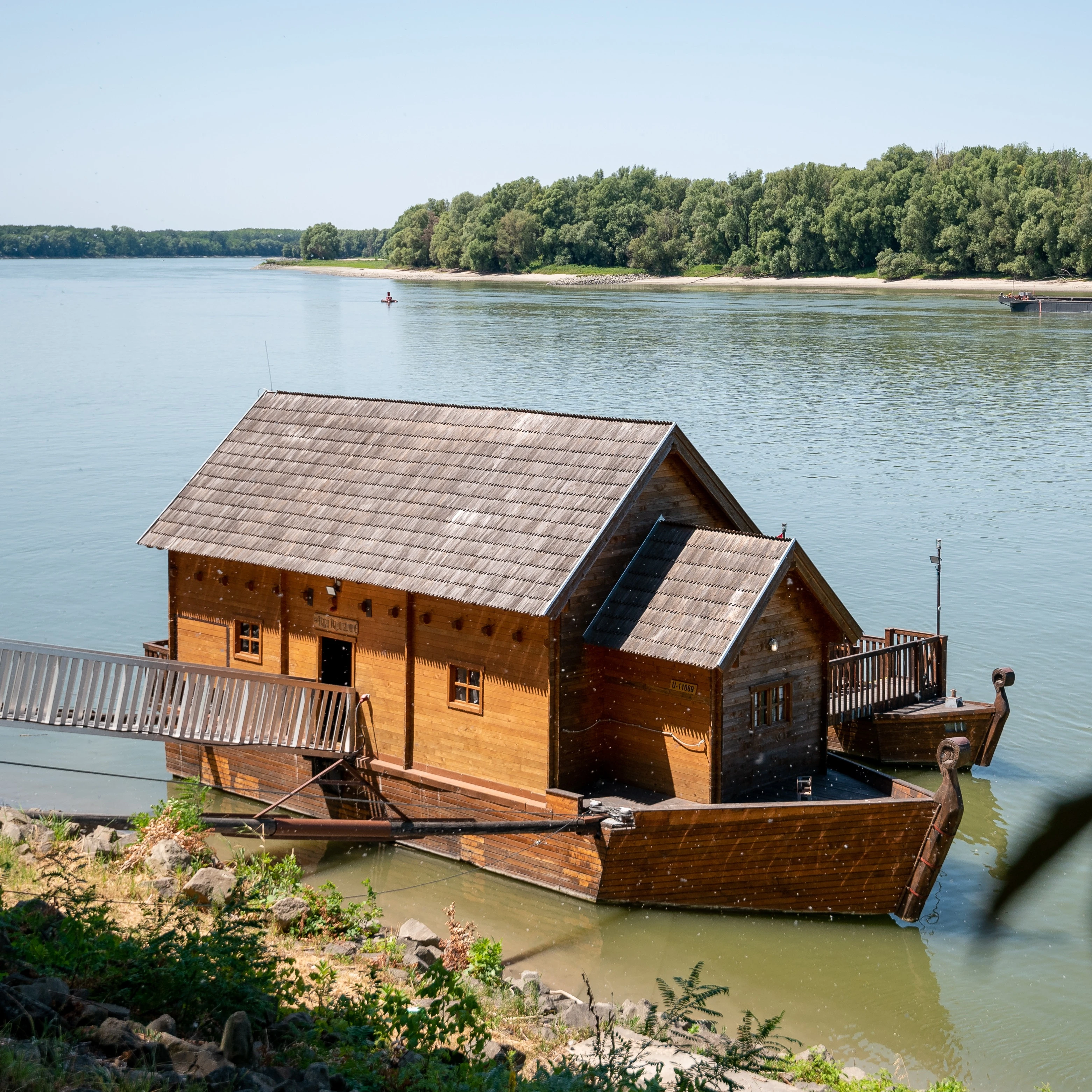 "Hej Dunáról fúj a szél!" - image description