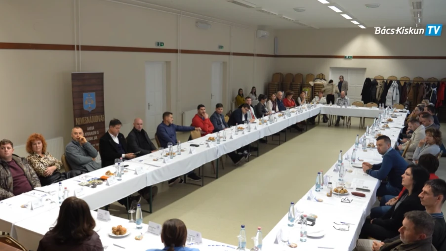 Találkozott a bácsalmási és a sváb-sarki fi200 klub  - image description