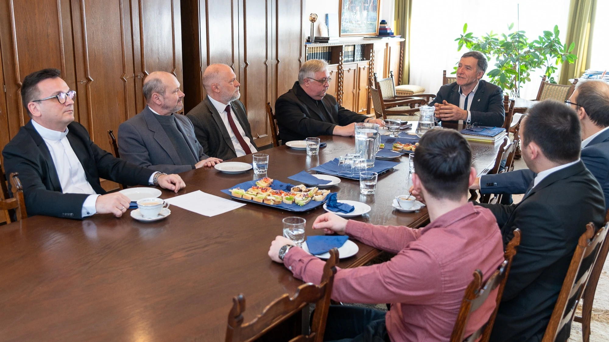 Egyházi vezetők látogatása a Megyeházán - image description