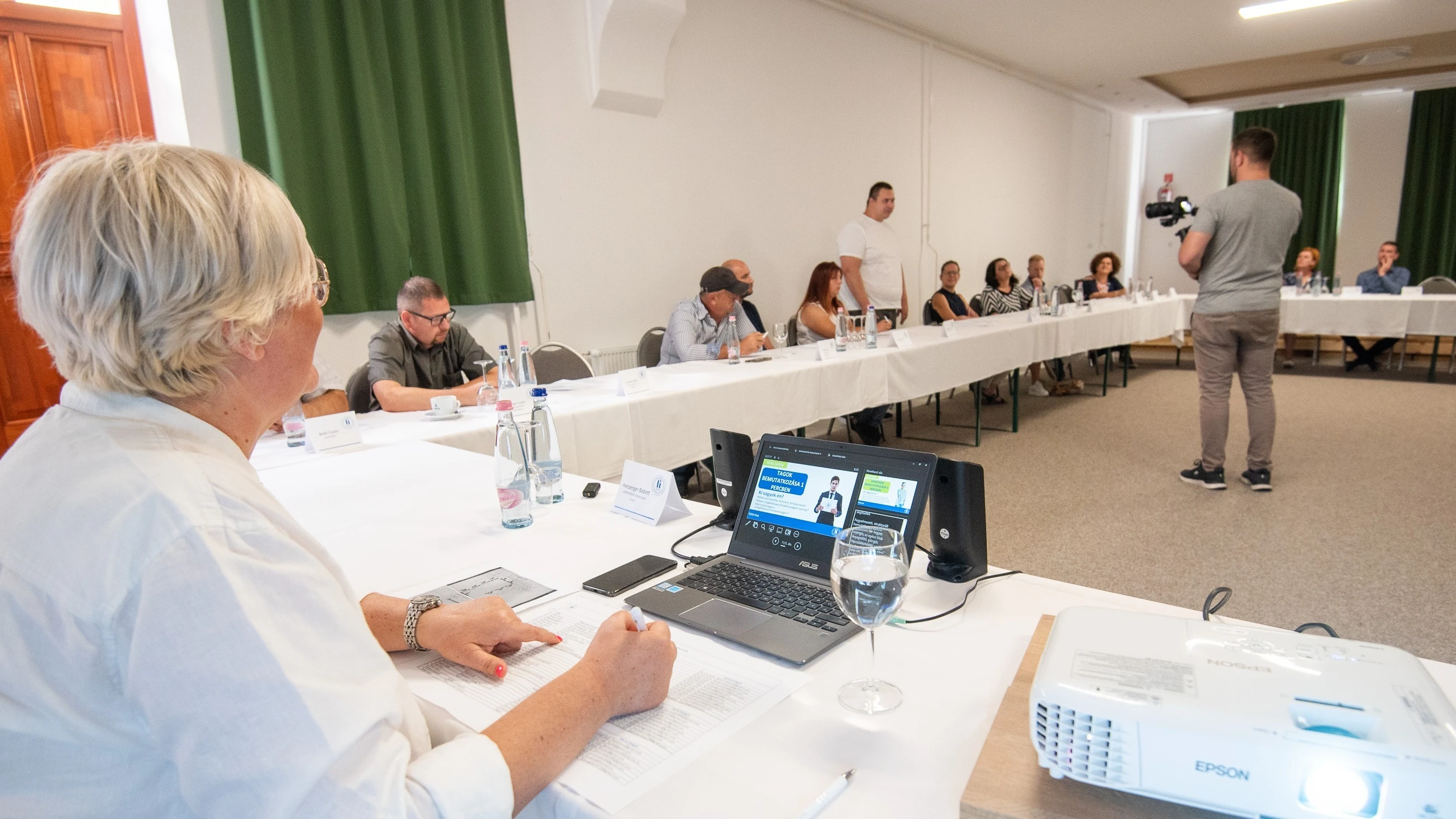 Fi200 negyedszer: tovább bővül az üzleti klub a Sváb-sarokban - image description