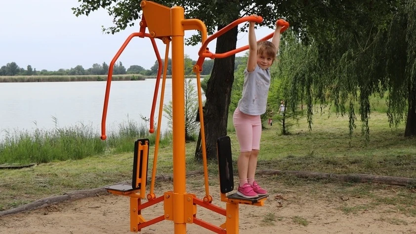 Befogadó játszótér épül a Sóstónál – további fejlesztésekre is pályáznak - image description
