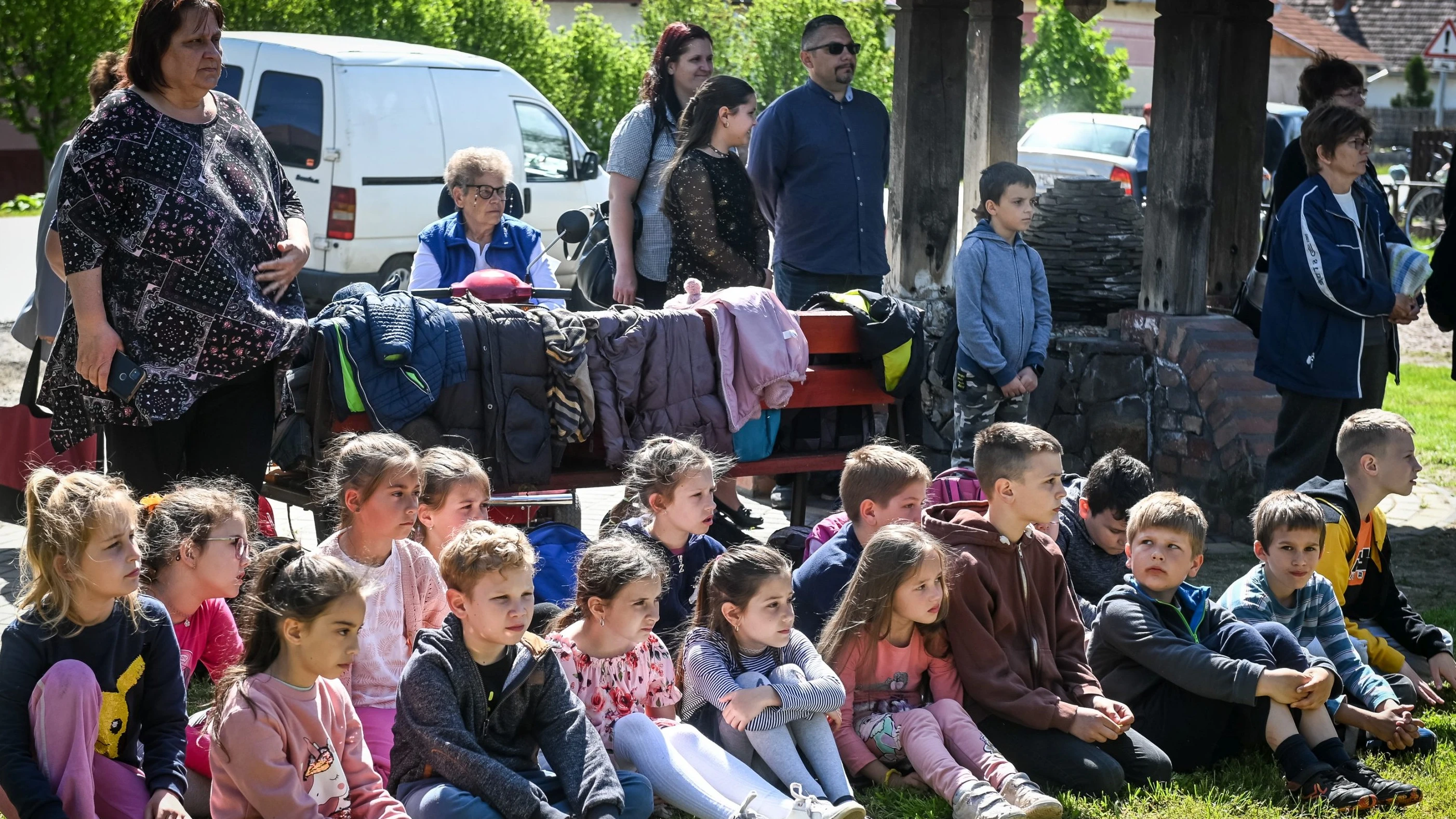 Mellszobrot avattak és alkotói kiállítás nyílt Petőfi Sándor tiszteletére Tiszaugon - image description