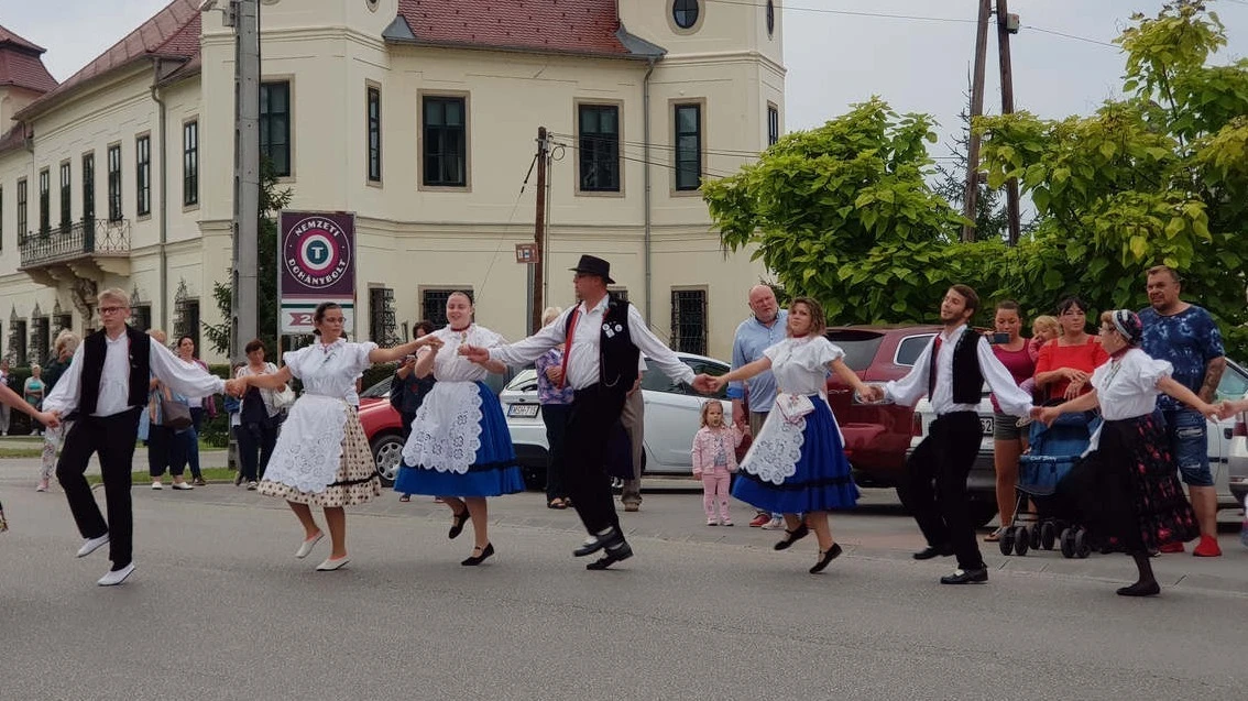 Német népviseletre pályázhatnak - image description