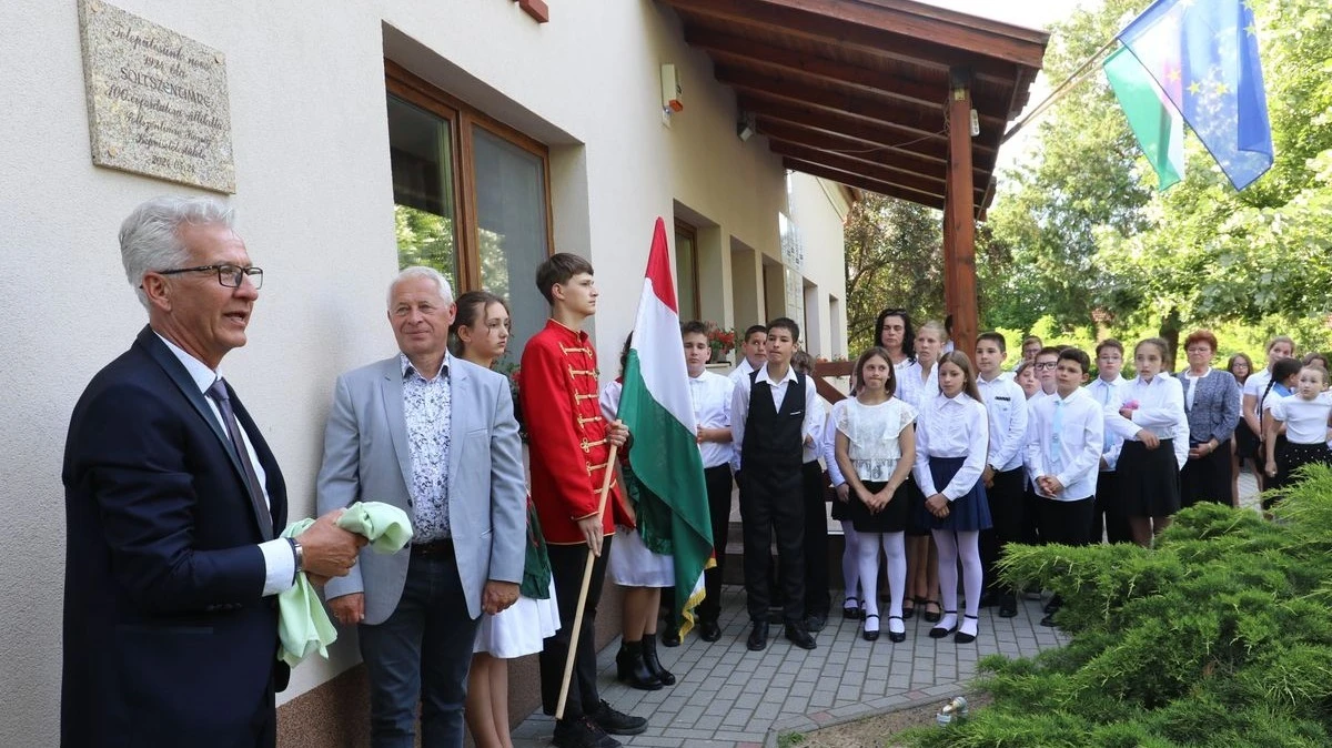 Soltszentimre 100 éves születésnapját ünnepelte  - image description