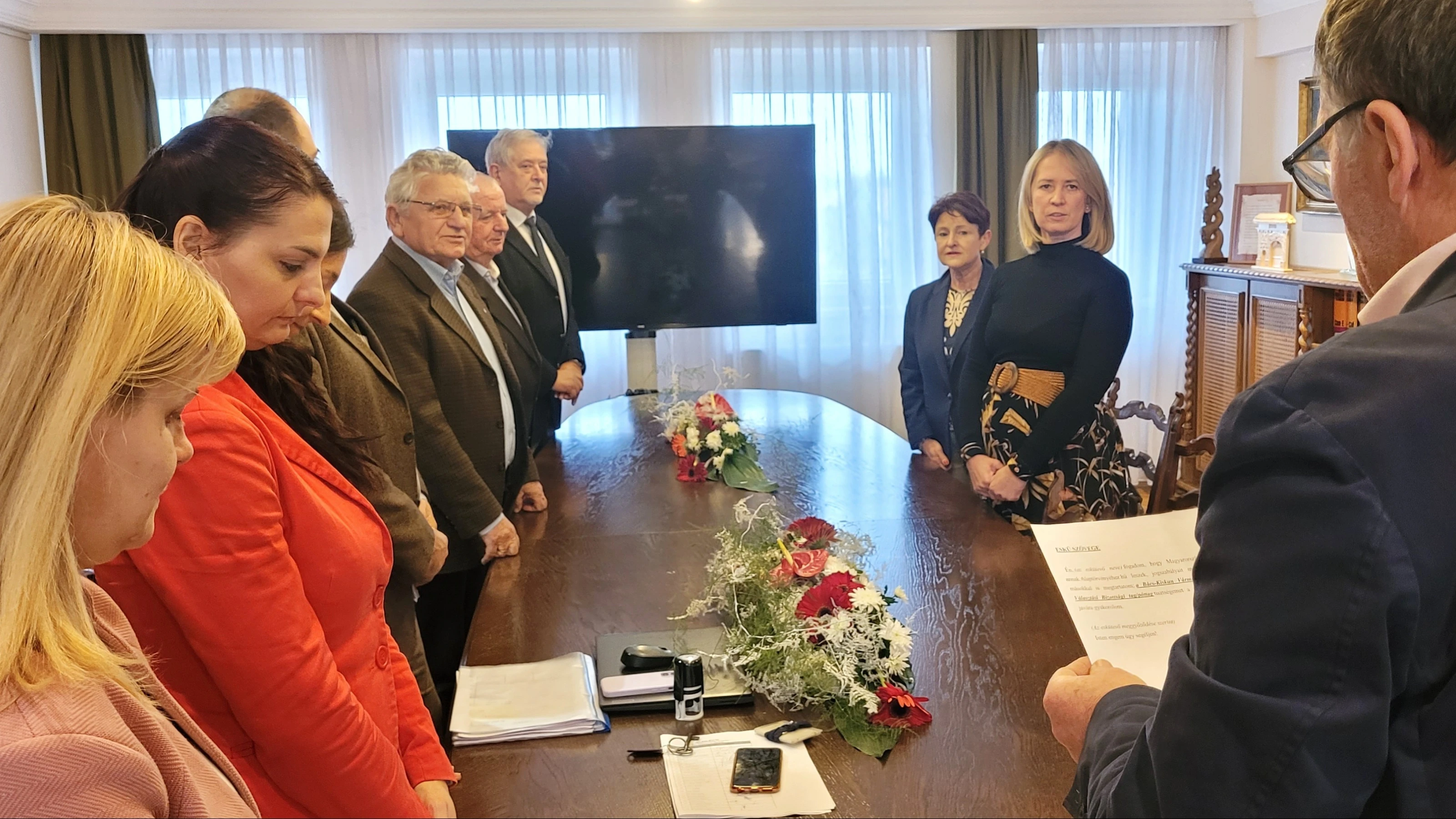Letették esküjüket a területi választási bizottság tagjai - image description