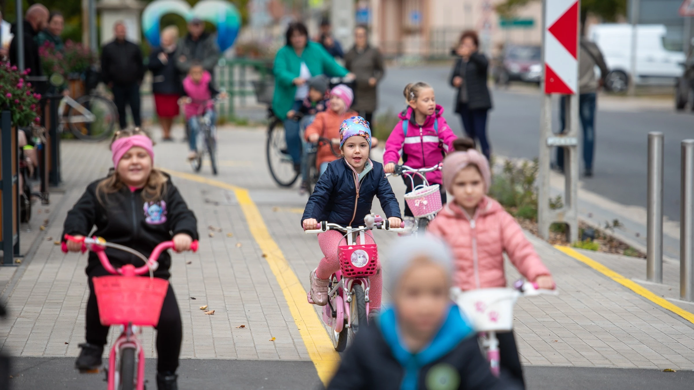 TOP Plusz fejlesztés: újabb kerékpárút épült a határmenti településen - image description