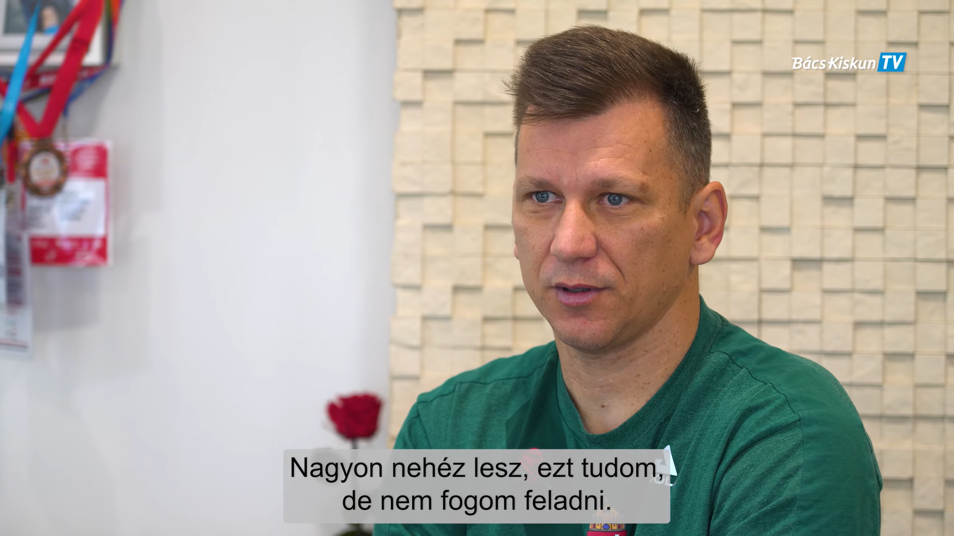 Urlauber Ádám interjút ad