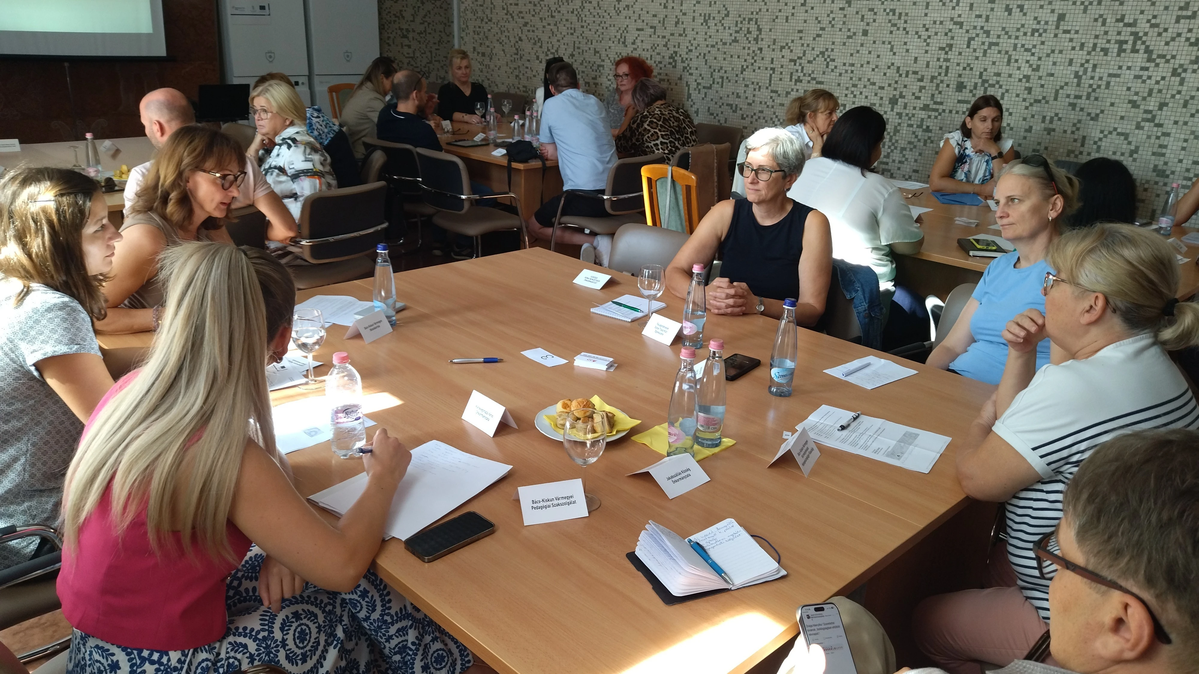 Hátrányos helyzetű csoportok: fókuszban a nők - image description