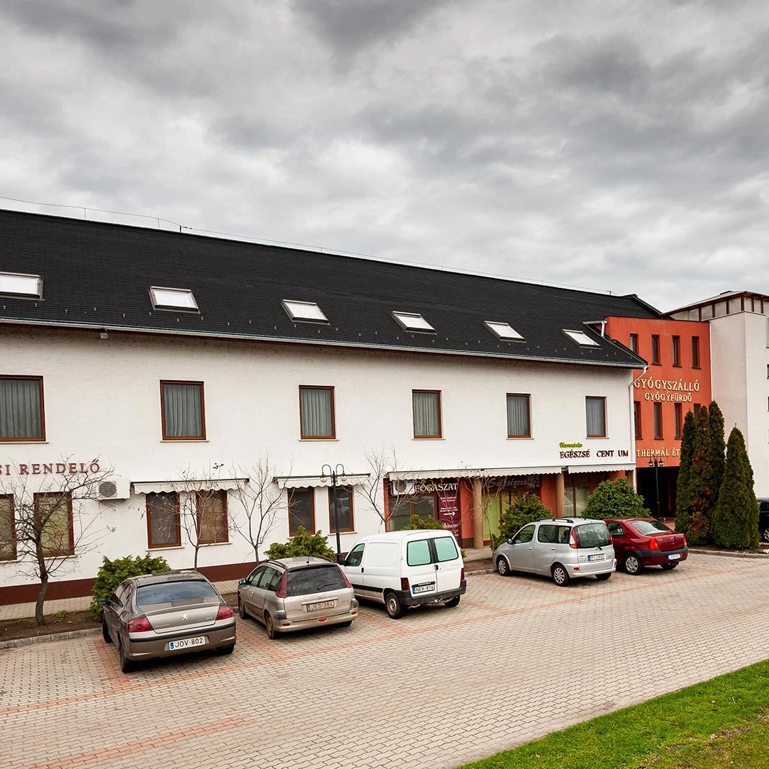 Hotel Imperial Gyógyszálló - image description