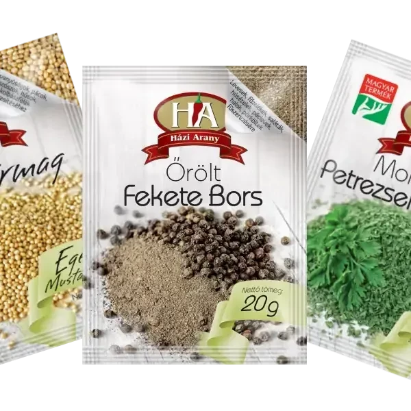 A képen néhány csomag fűszer látható.