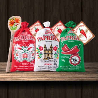 A képen 3 csomag fűszerpaprika őrlemény látható.