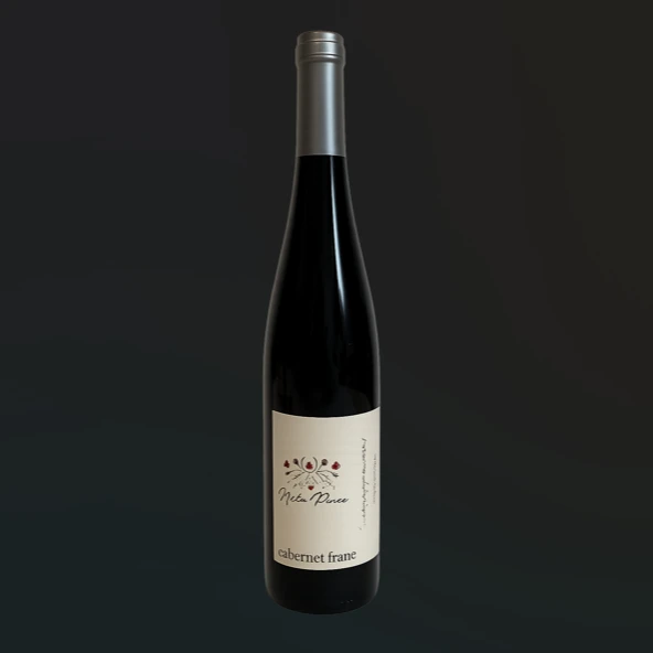 A képen egy palack Matos Cabernet Franc látható.