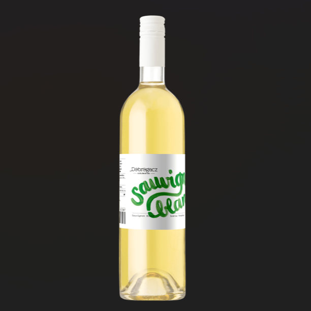 A képen egy palack Döbrögecz - Sauvignon Blanc látható.