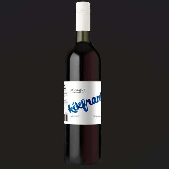 A képen egy palack Döbrögecz Kékfrankos látható.