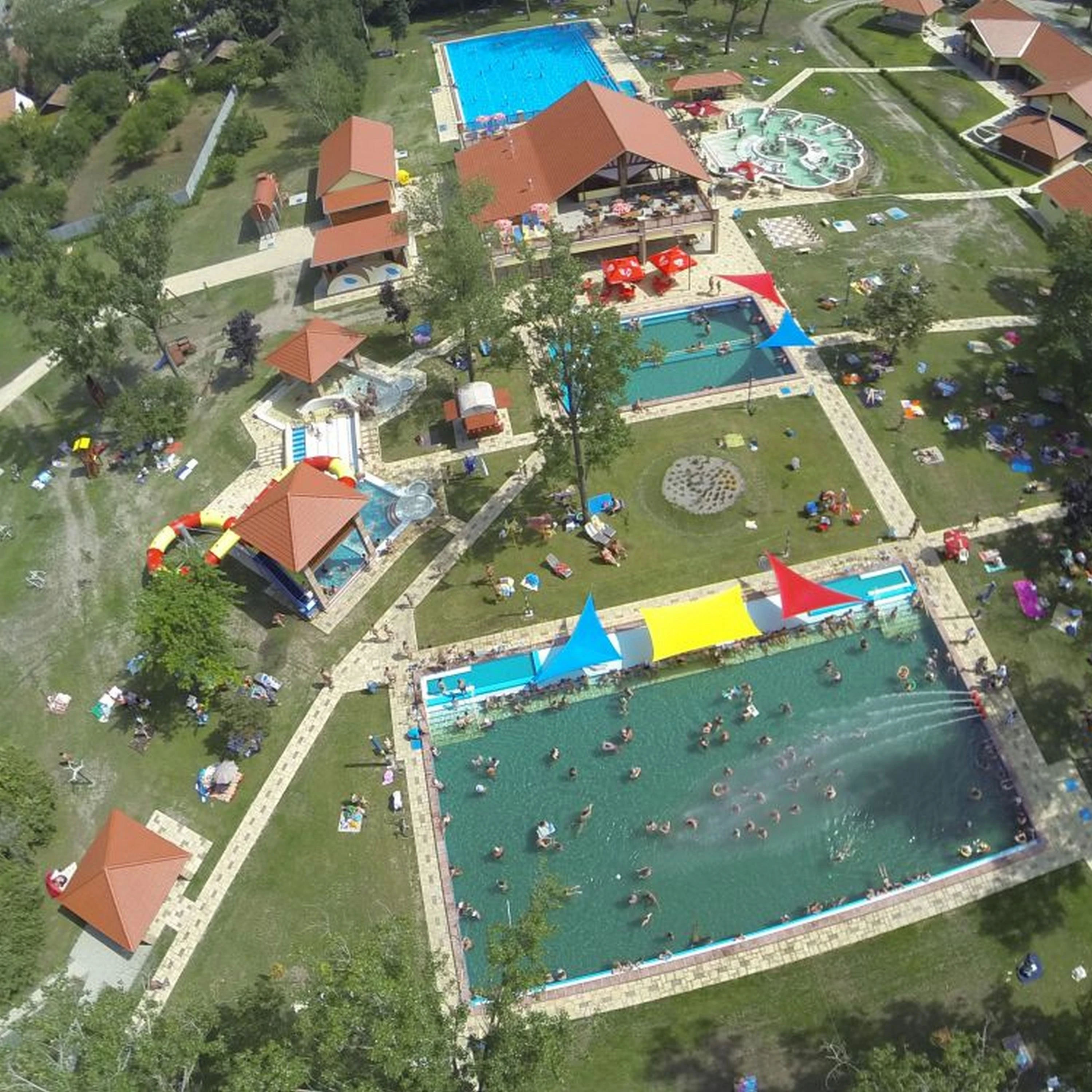 Kerekdombi Termálfürdő - image description