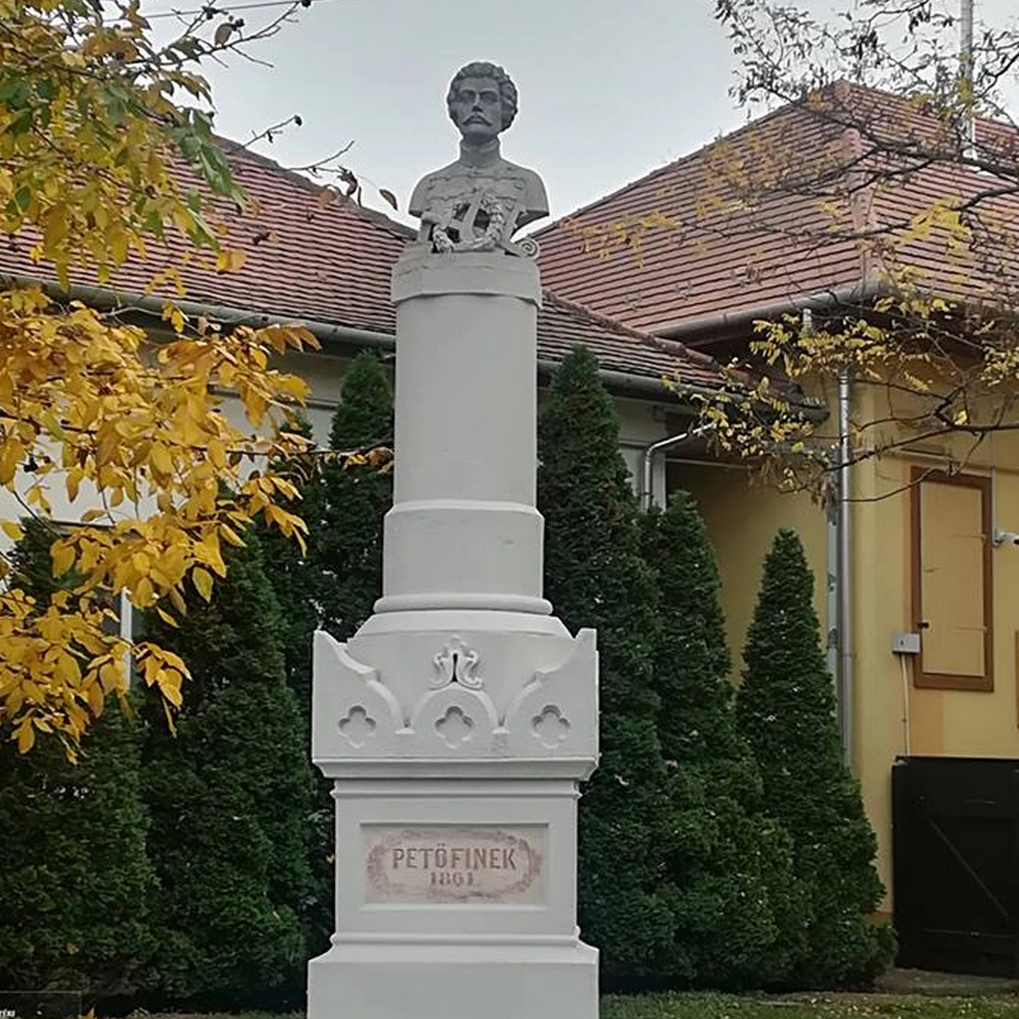 A világ első köztéri Petőfi szobra - image description