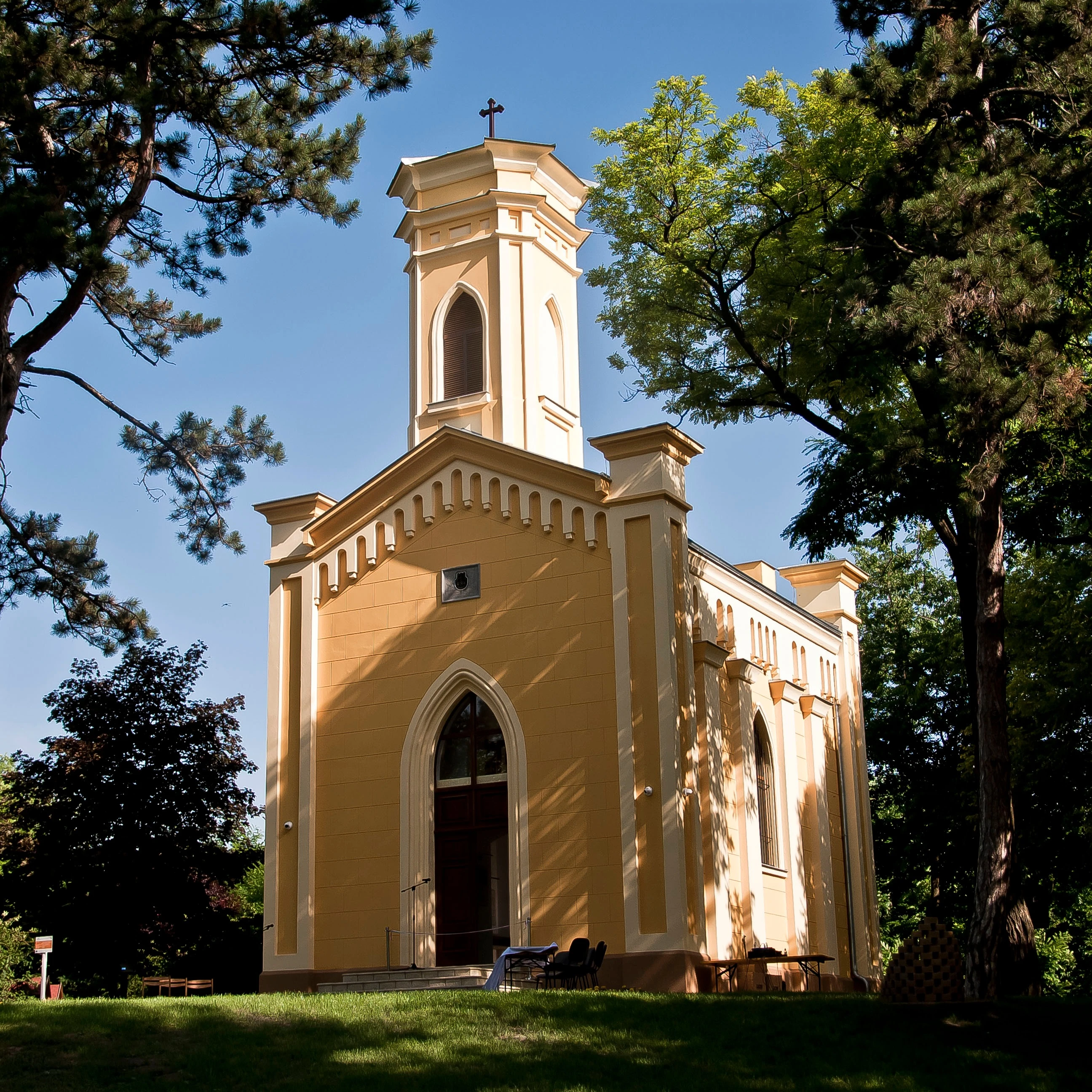 Latinovits Sírkápolna - image description