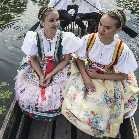 Szeremlei pünkösdi ladikázás - image description