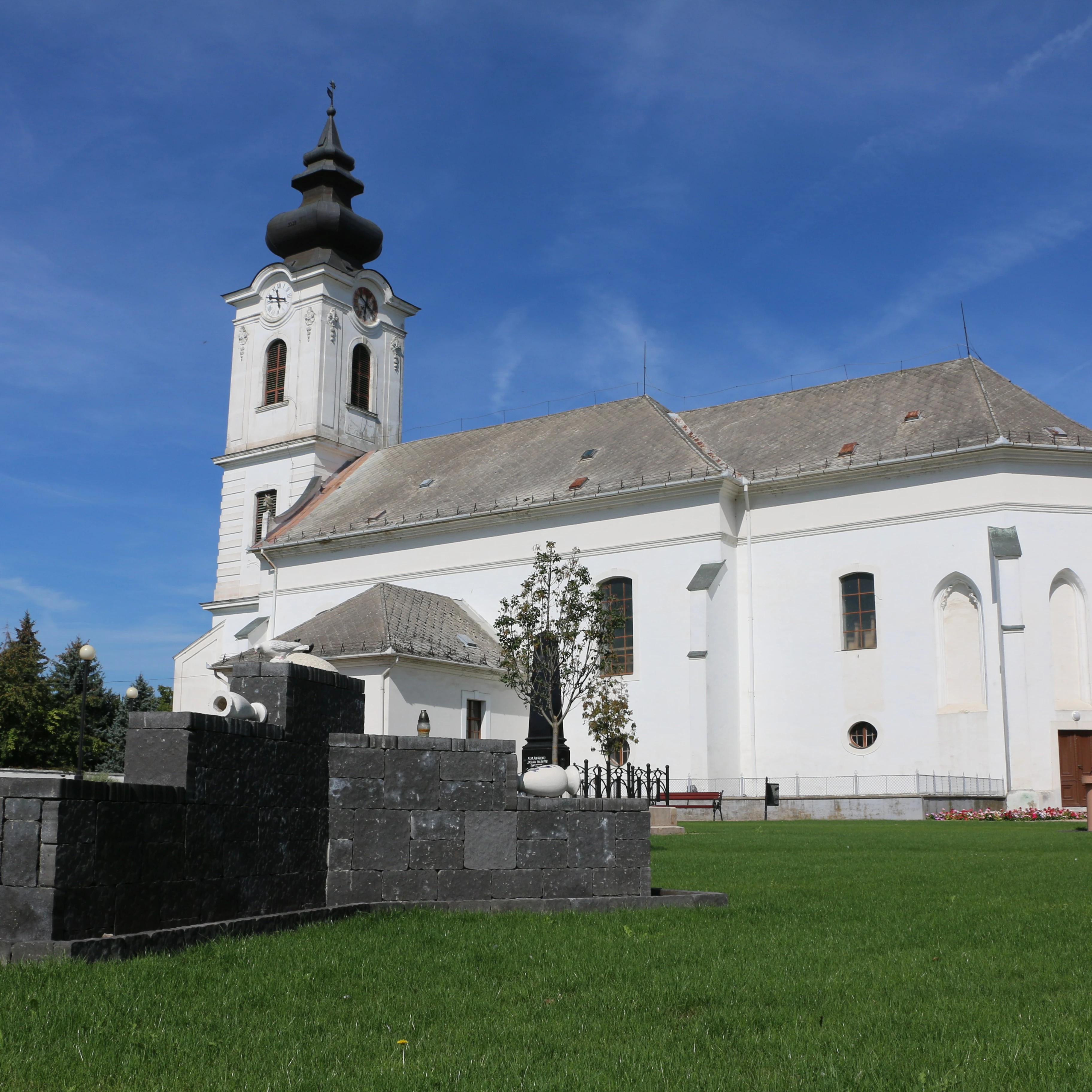 A dunapataji református tempom műemléki környezete - image description