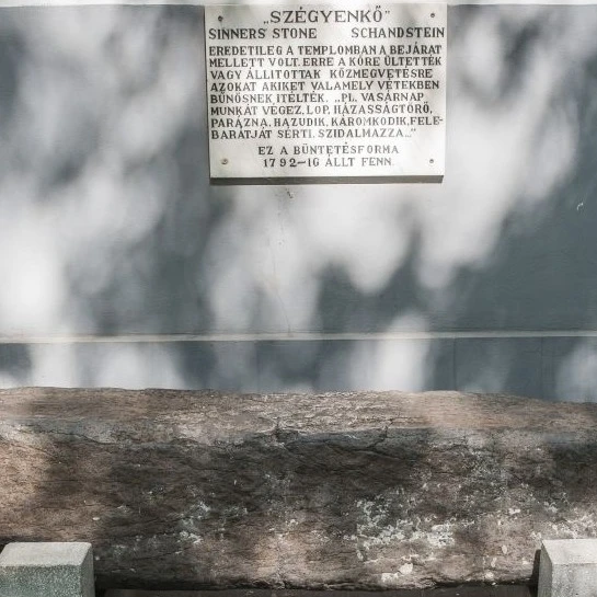 Kiskunhalasi szégyenkő - image description