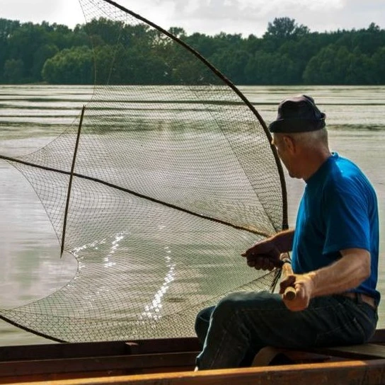 Hagyományos halászat a Duna magyarországi alsó szakaszán - image description