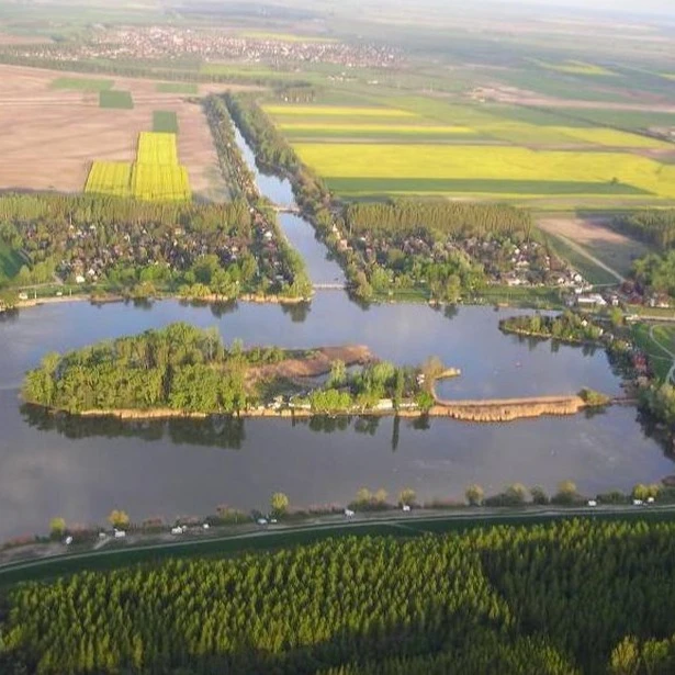 Osztó- vagy Rózsa-sziget - image description