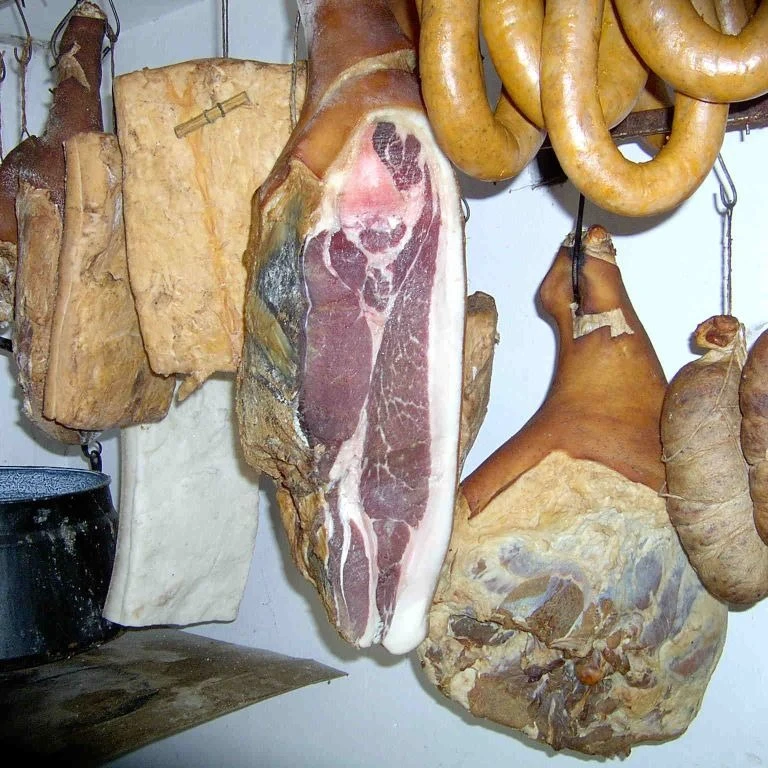 Aranyegyháza kincsei – Füstölt mangalica disznótoros étkek - image description